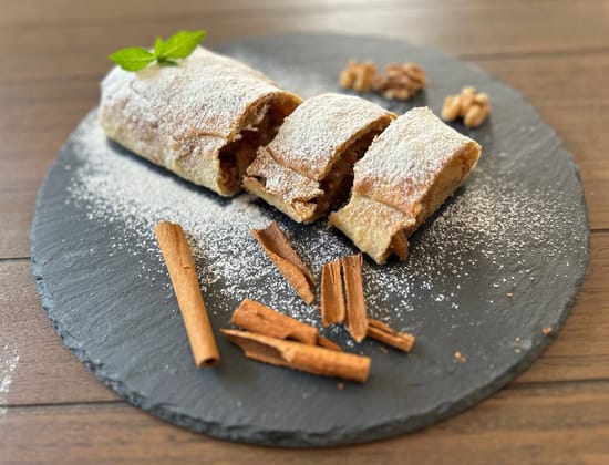 Imagen de: Strudel de manzana: cuando una masa sencilla lo dice todo